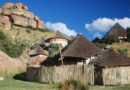 Bophelo ba Basotho mahaeng: Karohano ya mesebetsi le meetlo ya lelapa