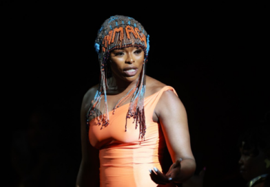 Unathi o kgothaletsa bomme pele ho nako ya lebollo: “Llang, rapelang, le tshepe maikutlo a lona”