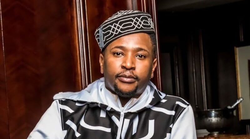 Musa Sukwene o bula pelo ka botate, ngwana wa boraro le albamo e ntjha UHAMBO